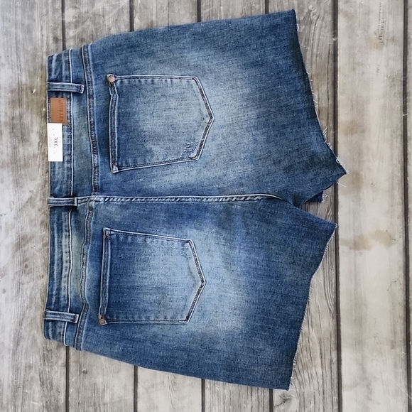 NWT Judy Blue Half Cuffed Shorts - Style 150019 Sz 3XL 22W-24W - Picture 7 of 7